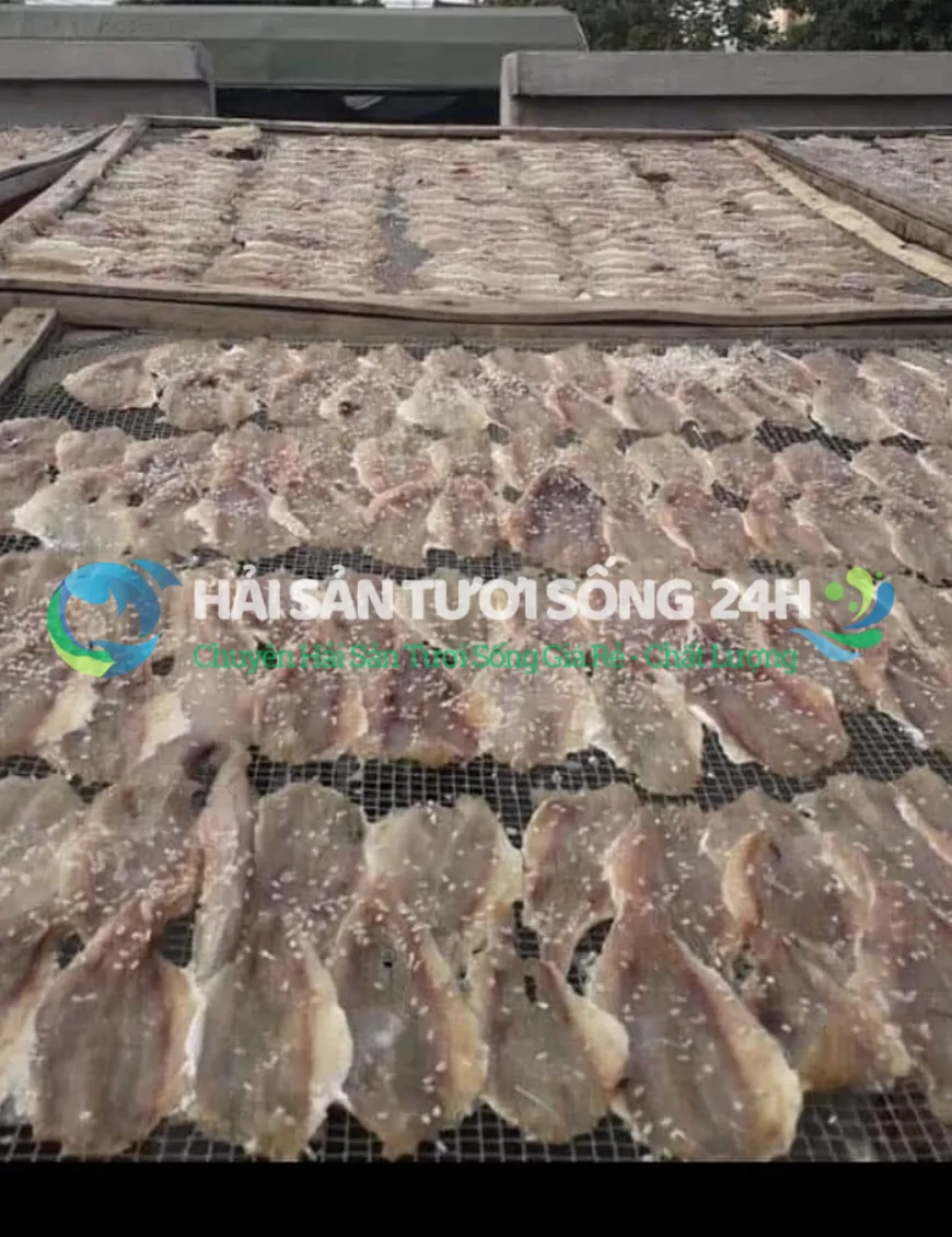 Cá đù khô rắc vừng