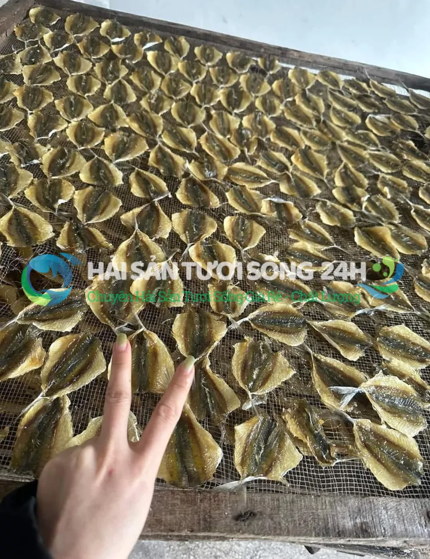 Cá đù khô rắc vừng