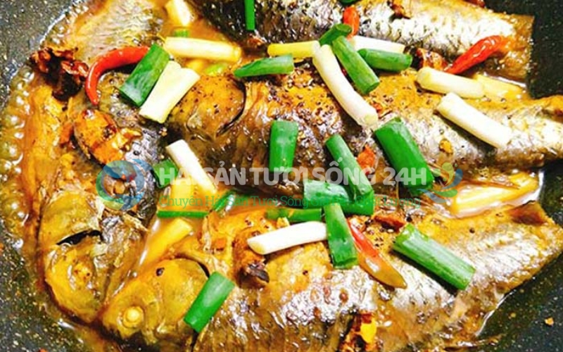Cá đù nanh kho tiêu / kho nghệ