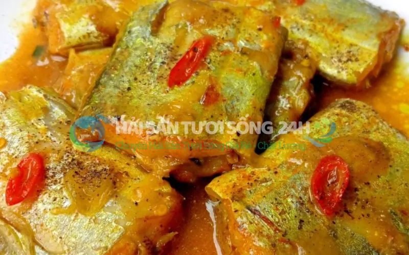Cá Hố kho nghệ (hoặc kho tiêu, kho dưa)