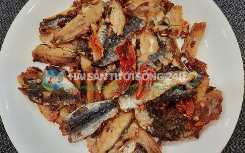 Cá mòi biển túi 500g 6 Cá mòi chiên giòn chấm mắm tỏi ớt