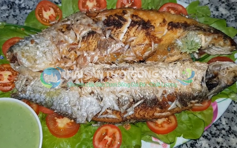 Cá đối chiên giòn sốt mắm me