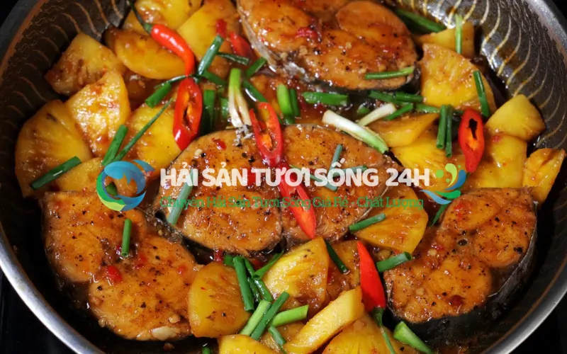 Cá thu kho thơm (dứa) – Chua ngọt đậm đà