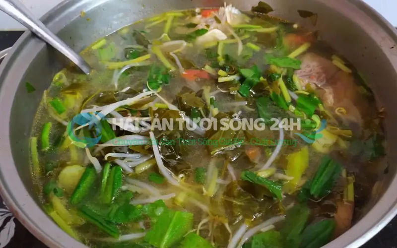 Canh chua cá đối lá giang