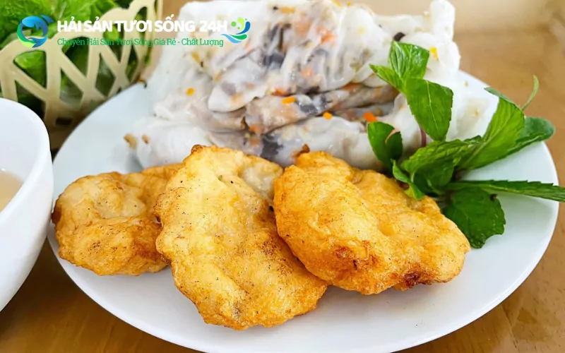 Bánh cuốn chả mực