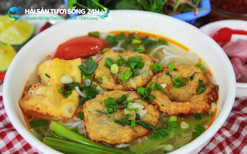 Bún chả mực (Bún hải sản)
