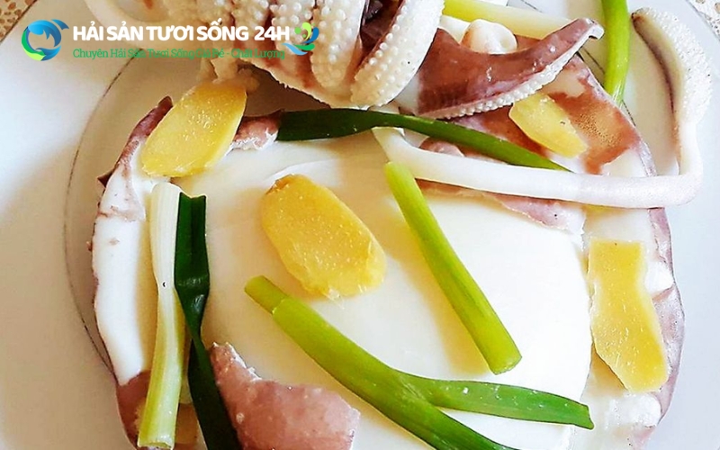 Mực 1 nắng hấp hành gừng