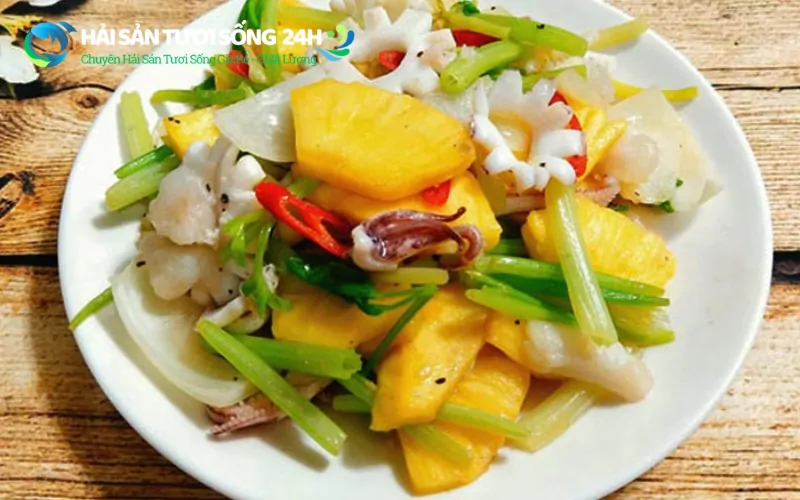 Mực 1 nắng xào dứa (thơm)