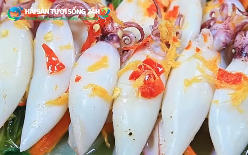 Mực trứng hấp hành gừng