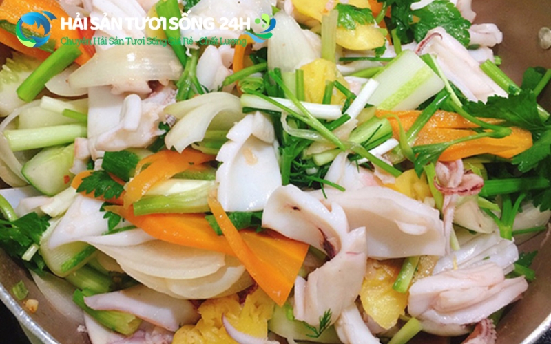 Chi tiết các bước chế biến Mực Mai xào thập cẩm