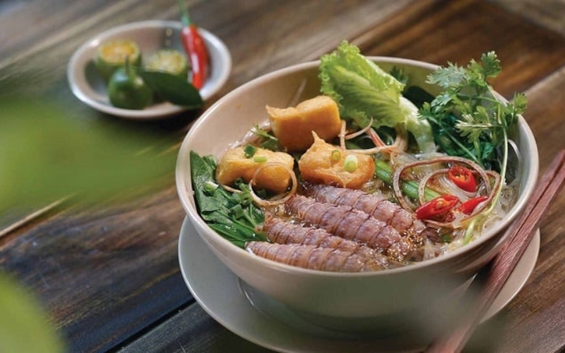 Bún hải sản bề bề chua cay
