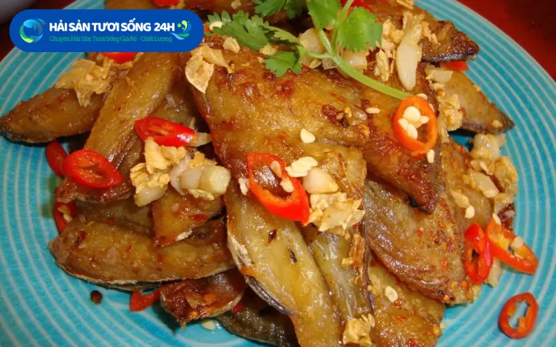 Cá đù một nắng chiên giòn rụm