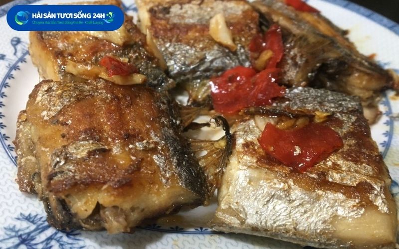 Cách làm Cá Hố chiên mắm tỏi giòn rụm thơm ngon tại nhà 7 Cá hố chiên nước mắm