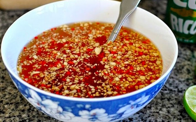 Làm nước mắm tỏi ớt