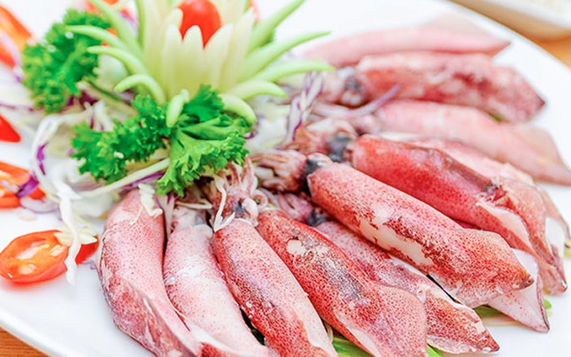 Mực ống hấp hành gừng