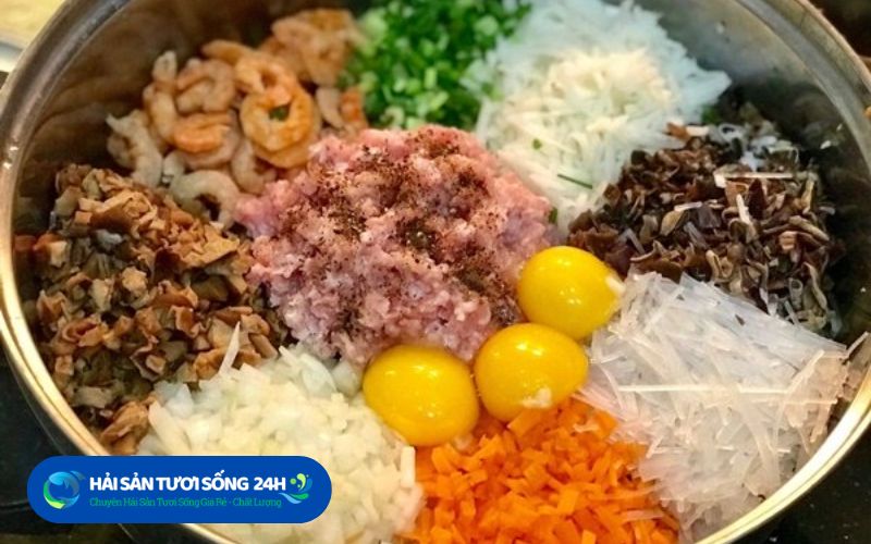 Trộn nhân chả nem đậm đà