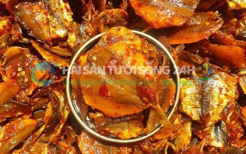 Tổng hợp 4 món ăn làm từ cá chỉ vàng khô dễ làm tại nhà 5 Cá chỉ vàng khô xào sa tế